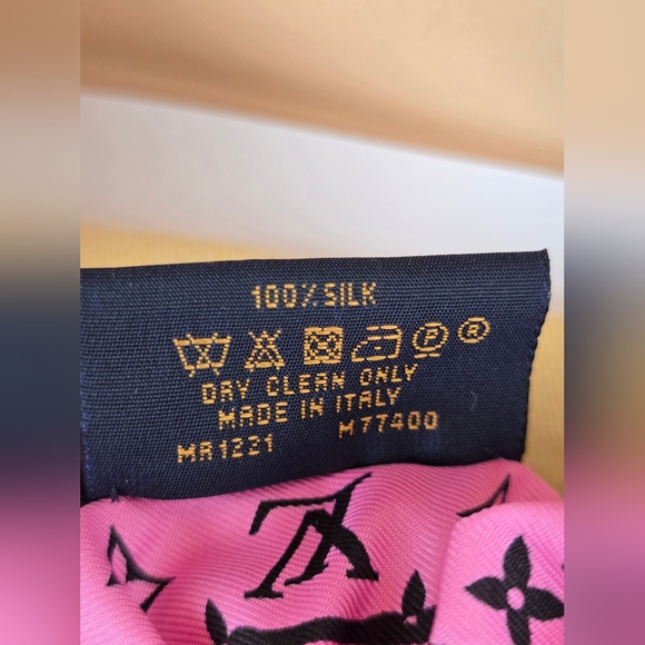Louis Vuitton Silk Monogram Hair Scrunchie! - Picture 8 of 9